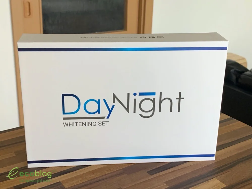 Day Night fogfehérítő szett: szónikus LED fogkefe és natúr fogkrémek a teszthez előkészítve
