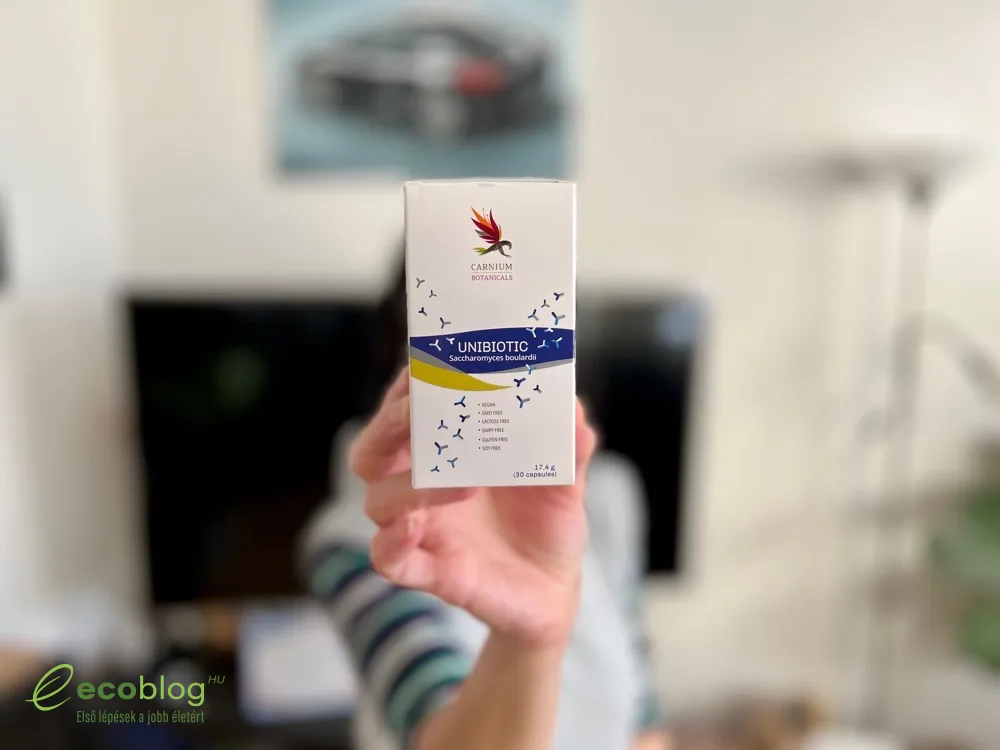 Egy Unibiotic kapszula készen a bevételre